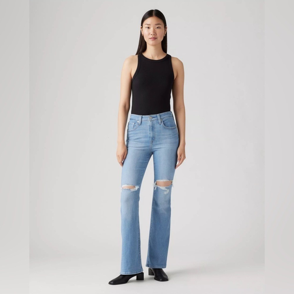 Levi's 726 High Rise Flare Jeans in Distressed Blue‎ Size 27